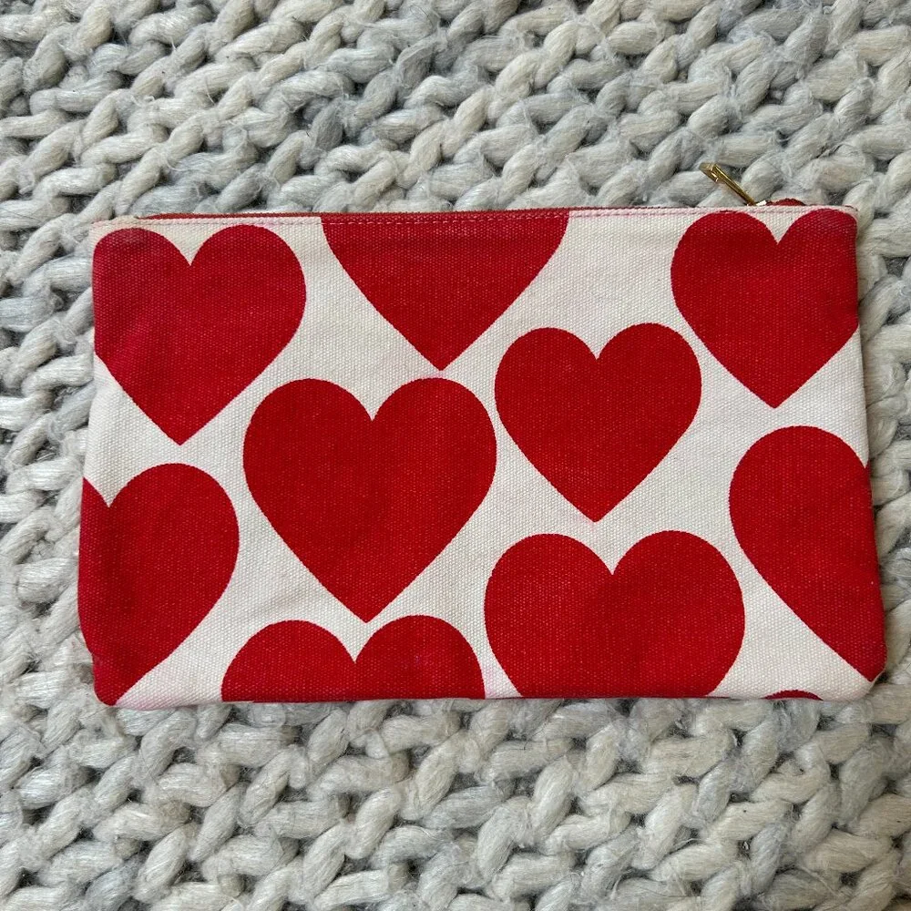 Lilibridge Heart Clutch or Pouch, Gently Pre-Loved MSRP $46 - Picture 3 of 4